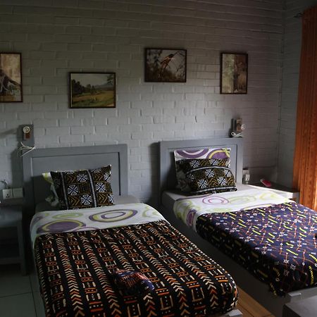 Umusambi B&B Кігалі Екстер'єр фото