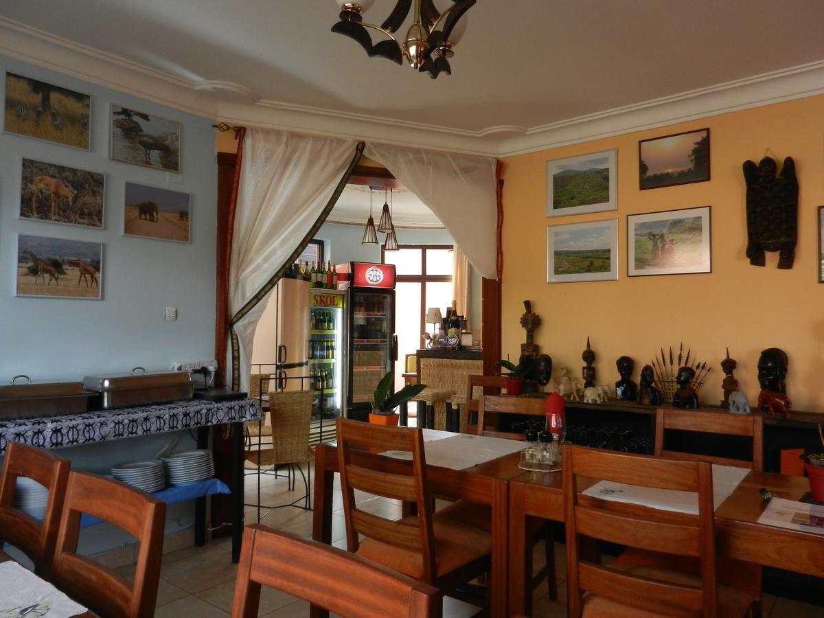 Umusambi B&B Кігалі Екстер'єр фото